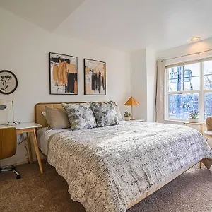  Holiday home Ballard's Townhome With Office & Walk Score 98